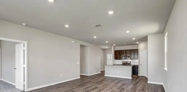 $2,200 | 400 Barton Creek Lane, Hutto, TX 78634