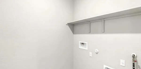 $2,200 | 400 Barton Creek Lane, Hutto, TX 78634