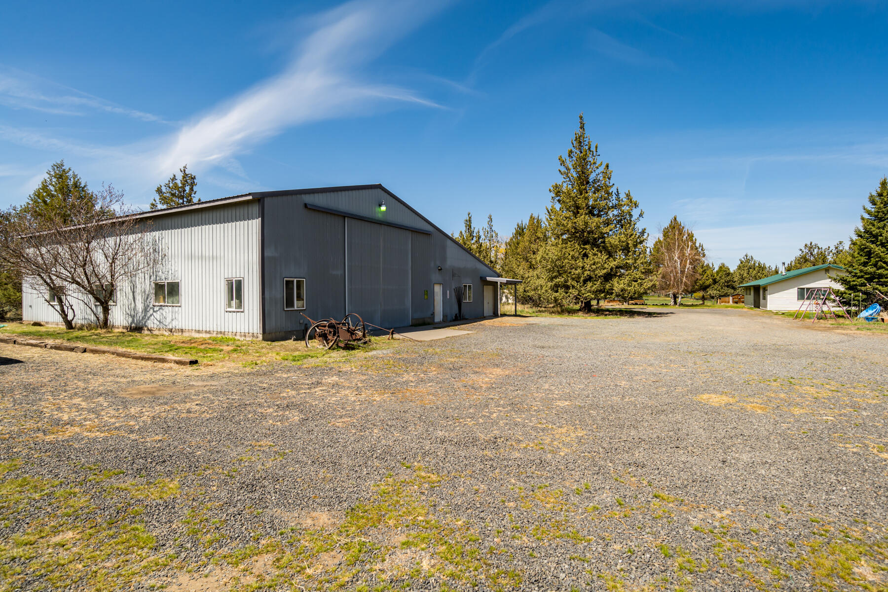 22070 Erickson Road Bend, OR 97701 - Photo 28 of 37 JH5_9201