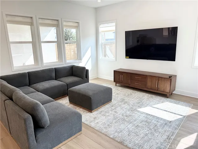 $7,450 | 620 Grizzly, Irvine, CA 92618