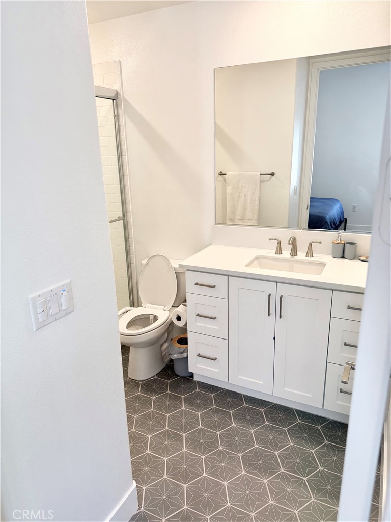 620 Grizzly Irvine, CA 92618 - Photo 12 of 40 1st Floor In Suite Master Bathroom