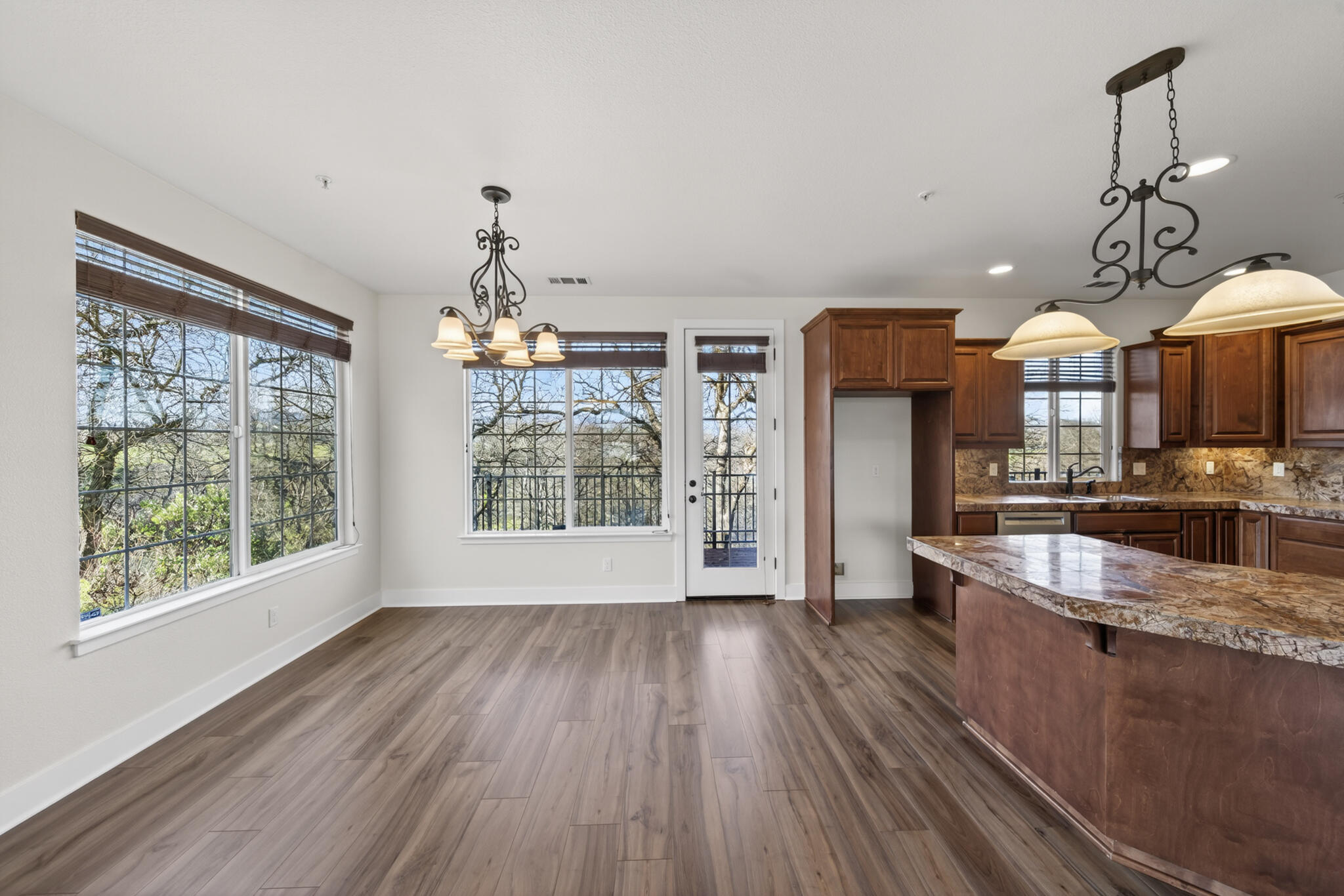 5513 Diamond Ridge Drive Redding, CA 96003 - Photo 11 of 49 Interior-10