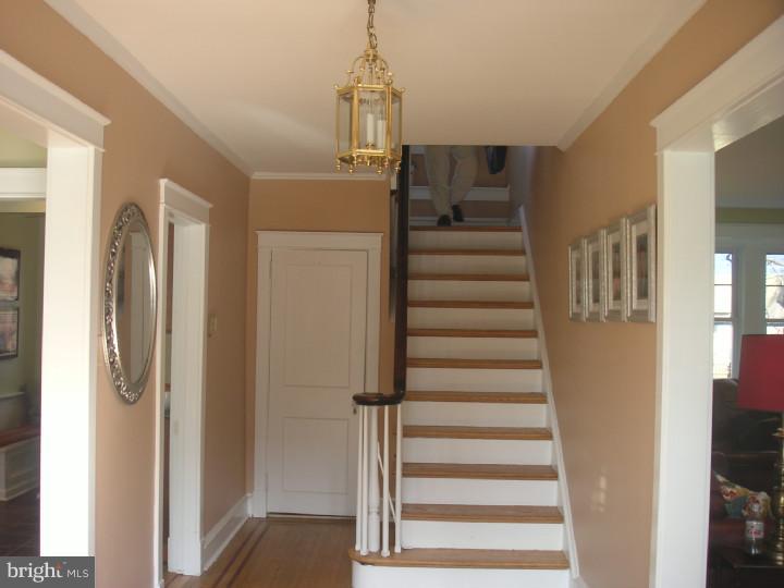 451 Fairfax Road Drexel Hill, PA 19026 - Photo 2 of 25 Foyer