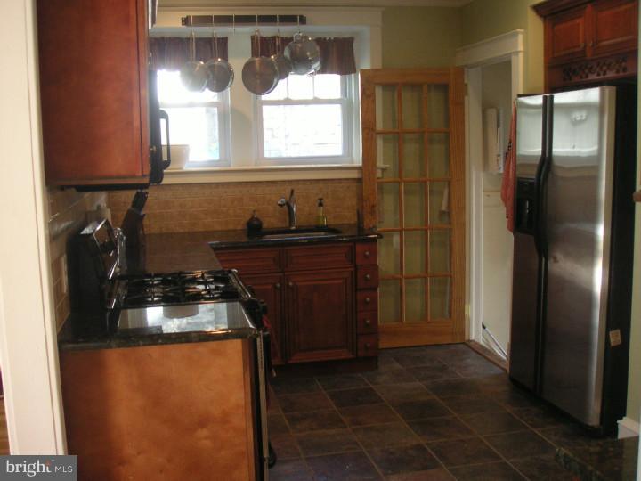 451 Fairfax Road Drexel Hill, PA 19026 - Photo 9 of 25 Kitchen