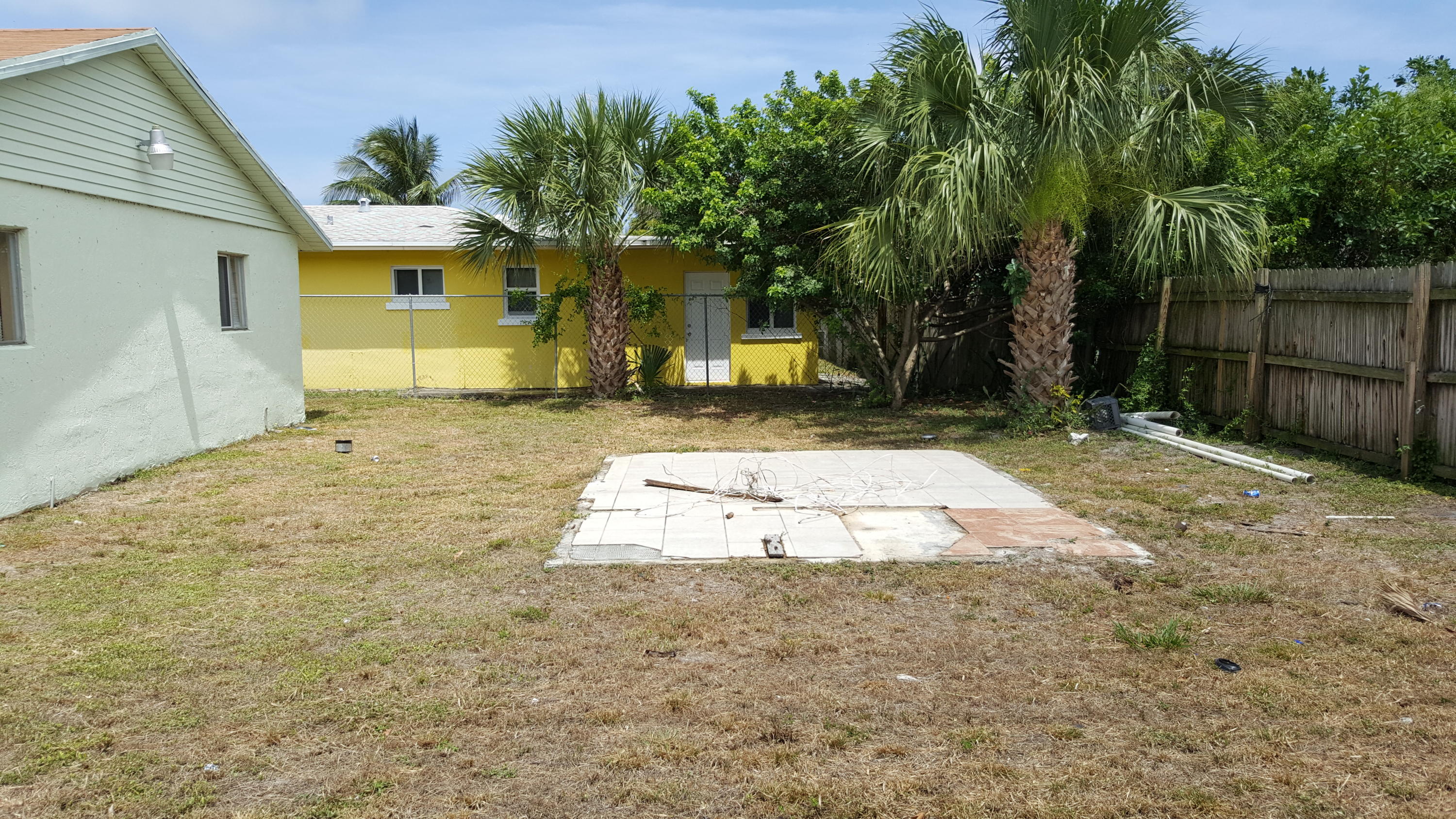 189 West 16th Street, Unit A Riviera Beach, FL 33404 - Photo 24 of 28 20160517_143835