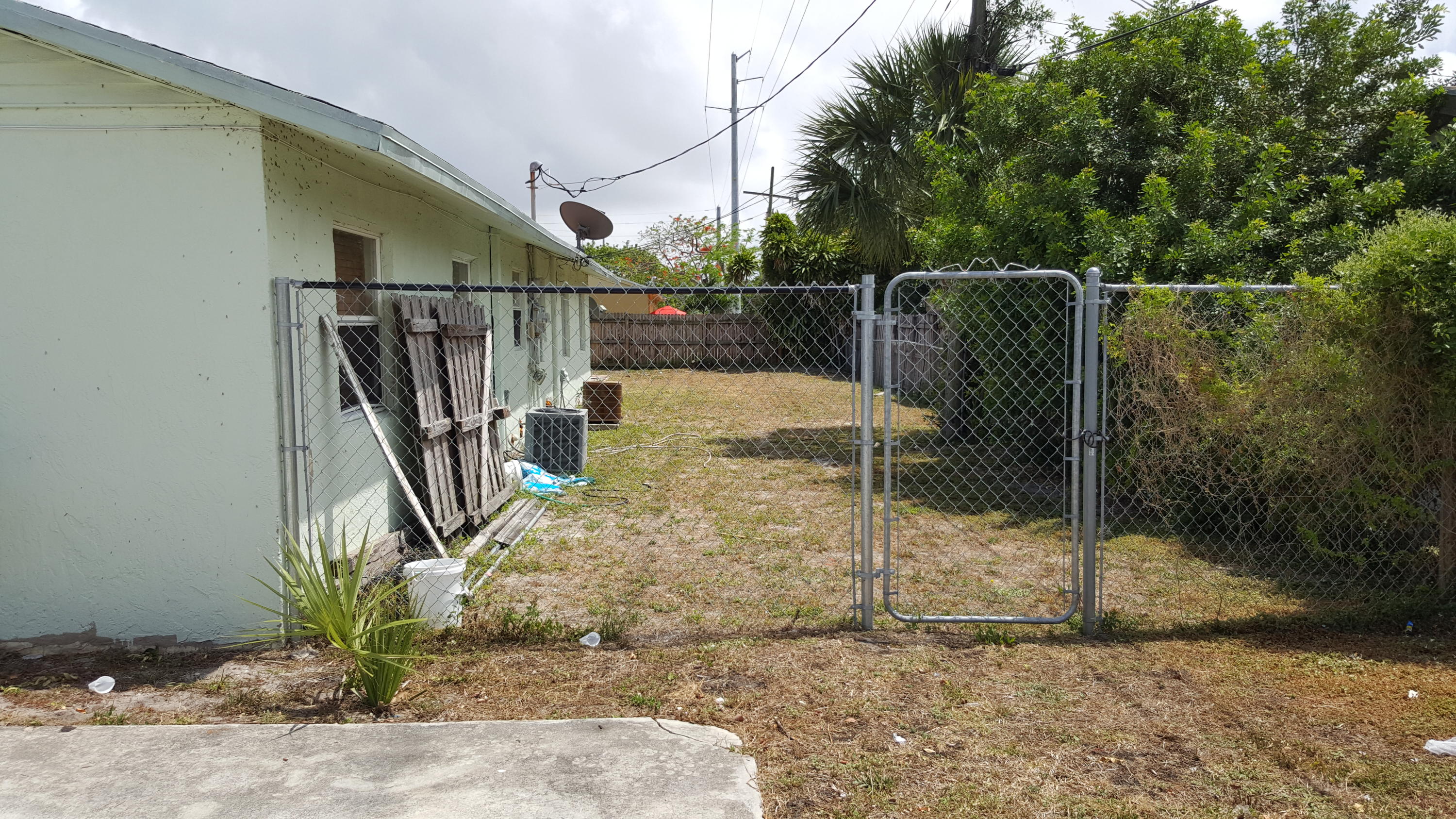 189 West 16th Street, Unit A Riviera Beach, FL 33404 - Photo 26 of 28 20160517_143733