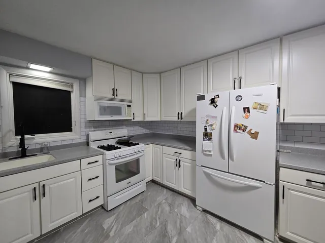 $309,999 | 1530 Charles Drive, Glendale Heights, IL 60139