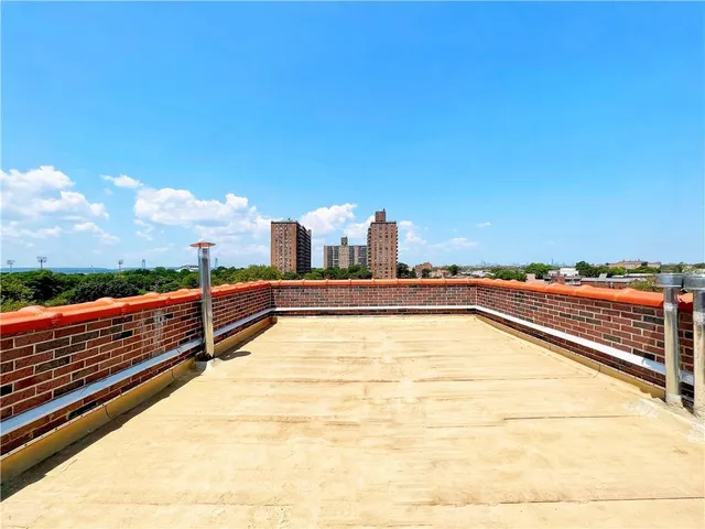 a view of outside area