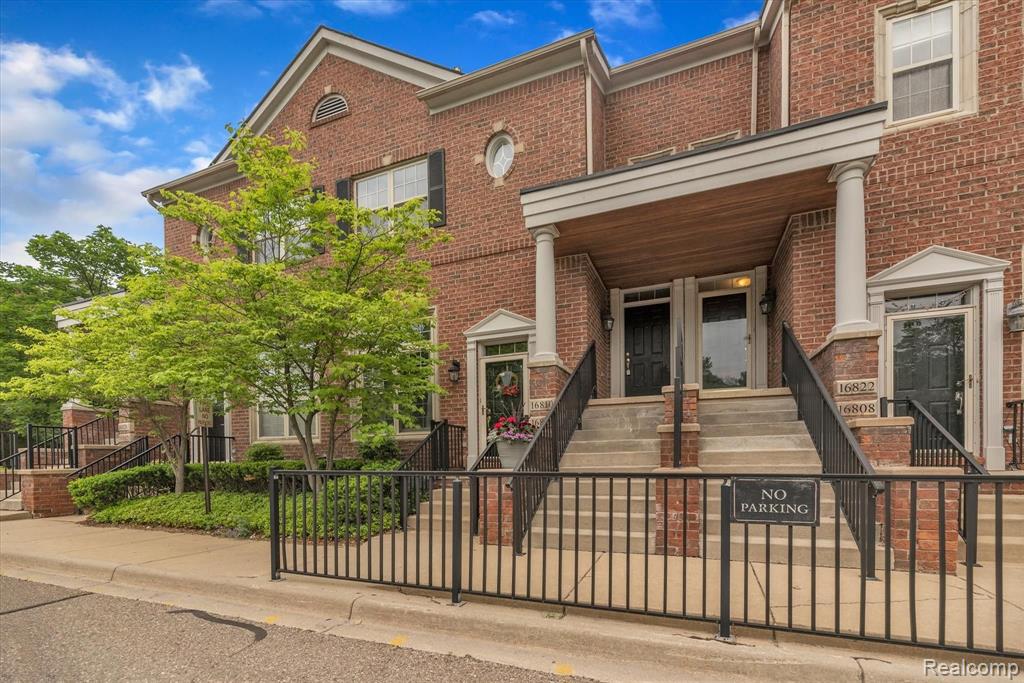 16810 Farmington Road Livonia, MI 48154 - Photo 4 of 41