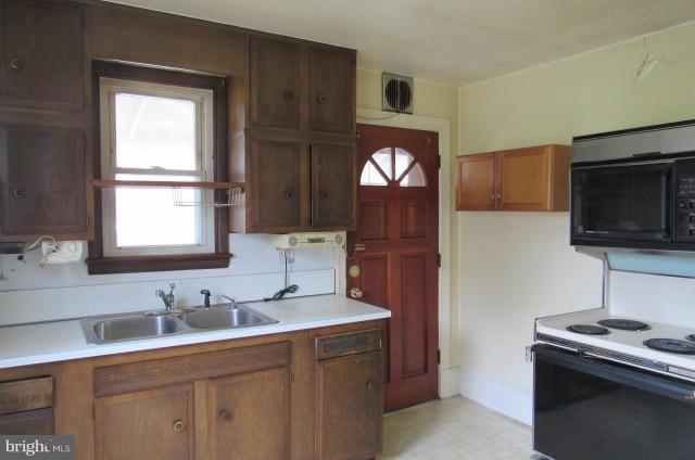 518 Military Road Frederick, MD 21702 - Photo 7 of 9 Kitchen