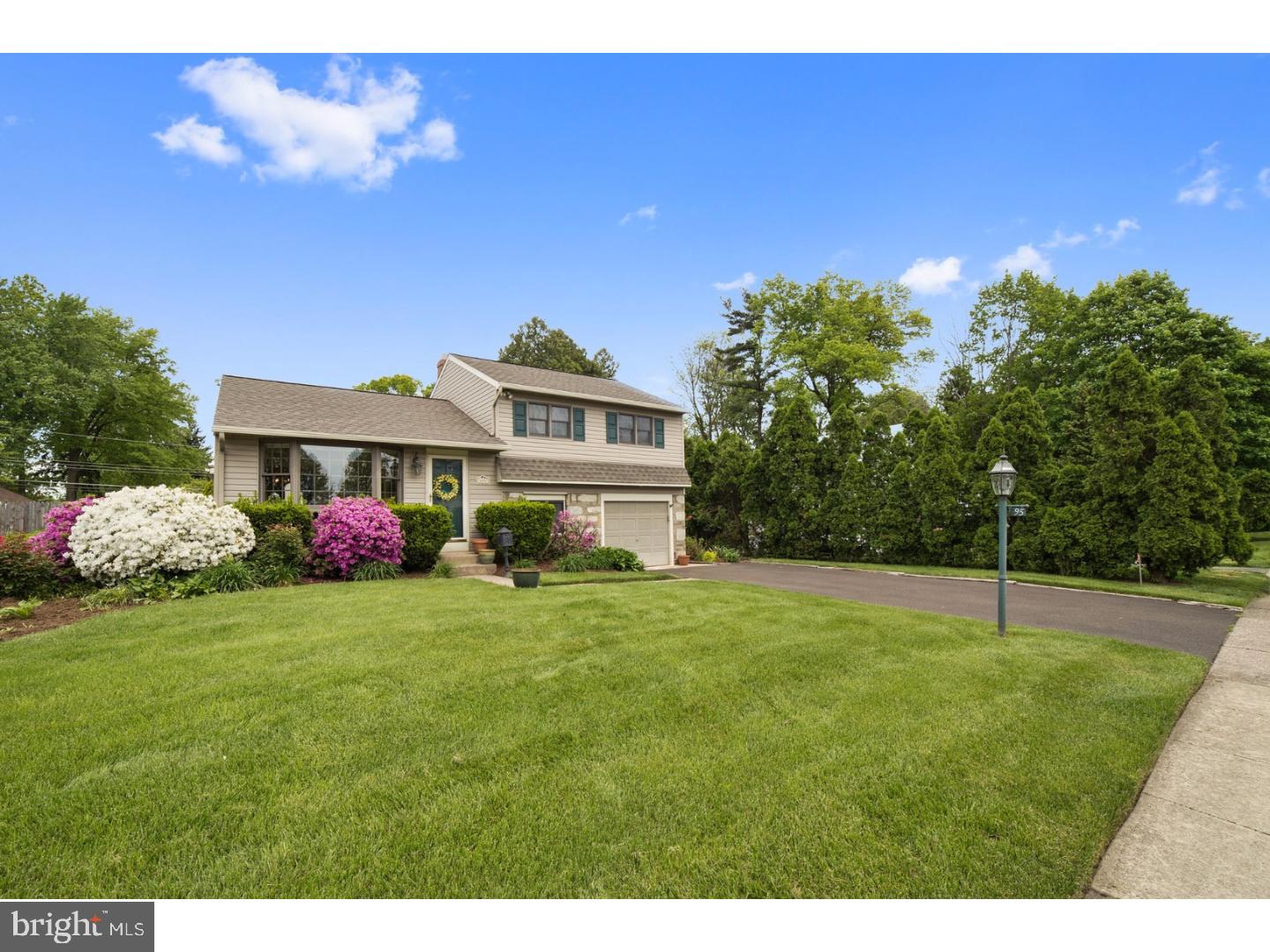 895 Hemlock Road Warminster, PA 18974 - Photo 2 of 22 Exterior Front