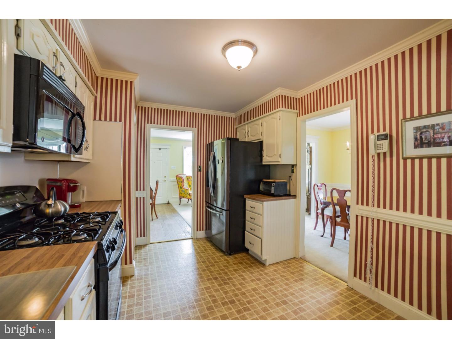 895 Hemlock Road Warminster, PA 18974 - Photo 11 of 22 Kitchen