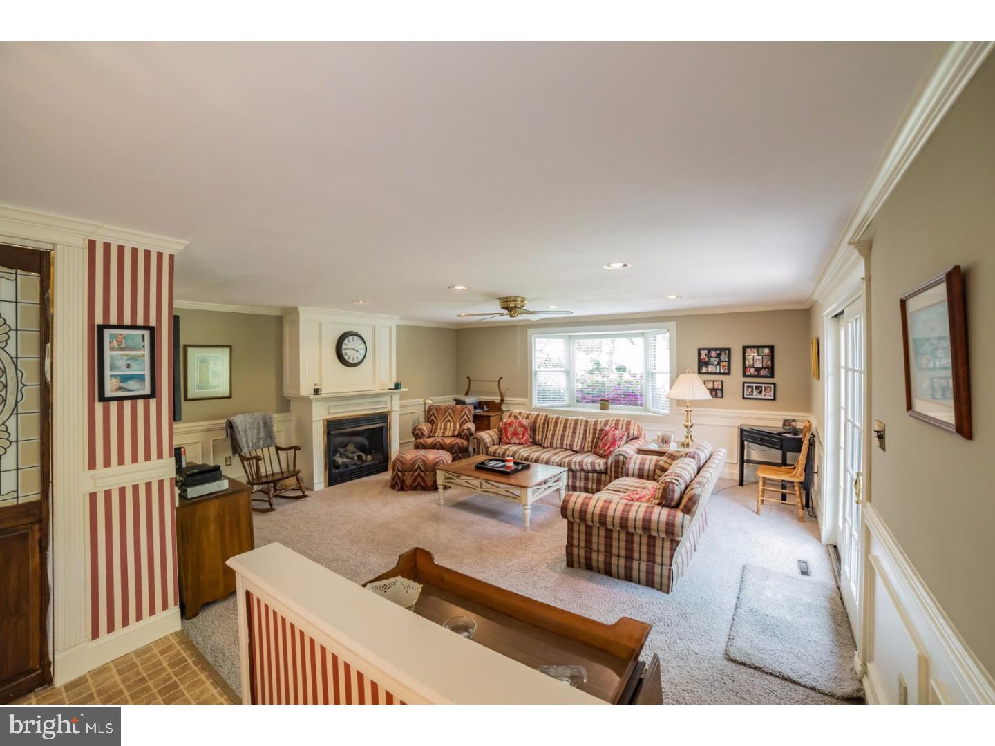 895 Hemlock Road Warminster, PA 18974 - Photo 13 of 22 Family Room