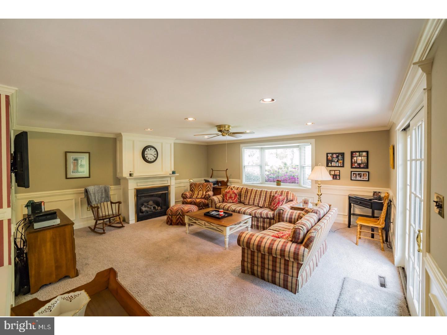 895 Hemlock Road Warminster, PA 18974 - Photo 14 of 22 Family Room