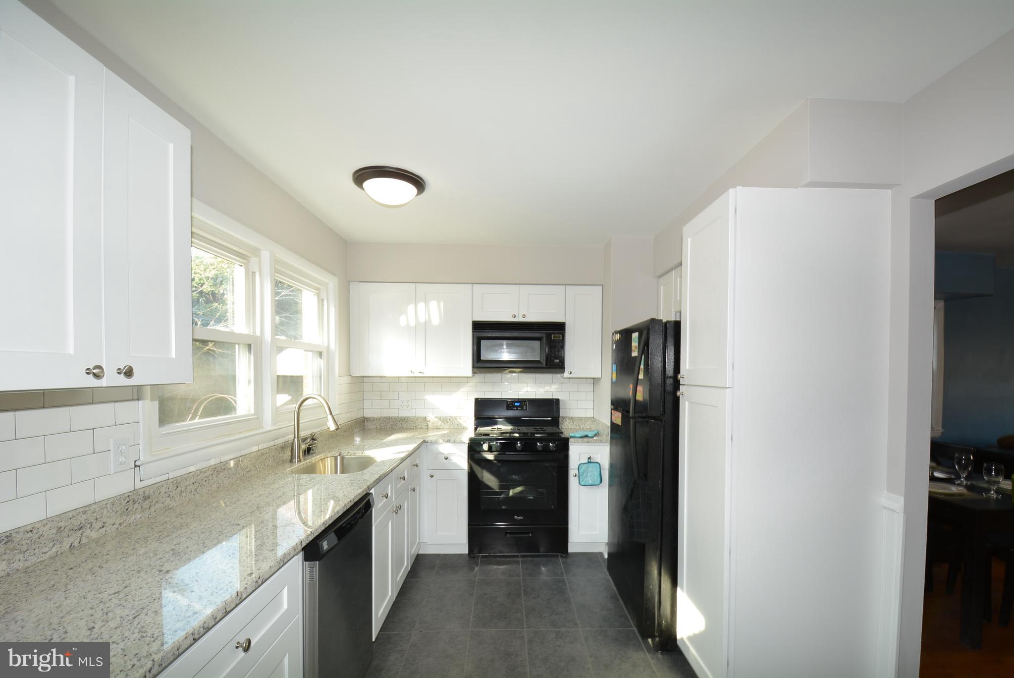 280 Blakeney Road Baltimore, MD 21228 - Photo 2 of 34 Gallery Image 2