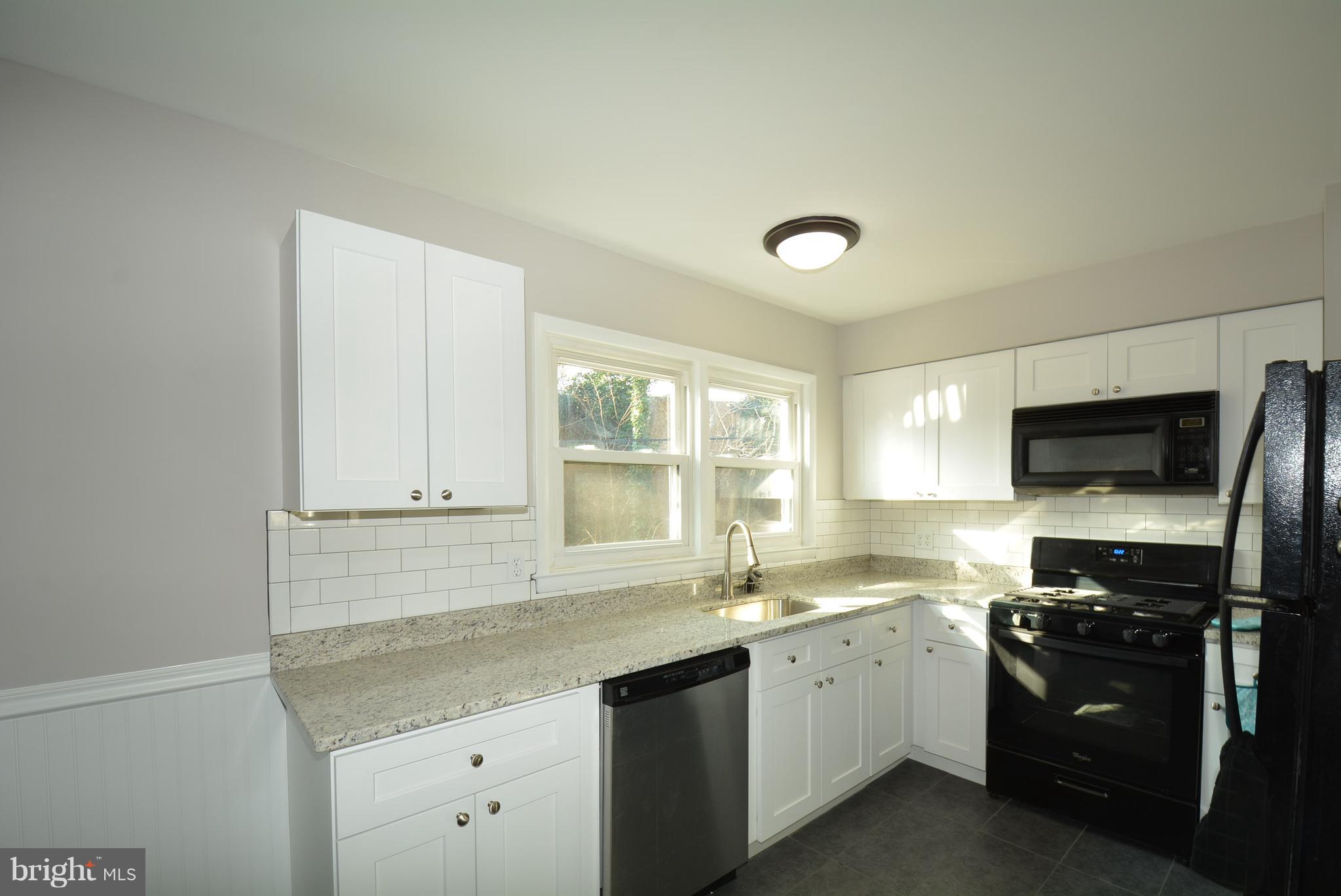 280 Blakeney Road Baltimore, MD 21228 - Photo 3 of 34 Gallery Image 3
