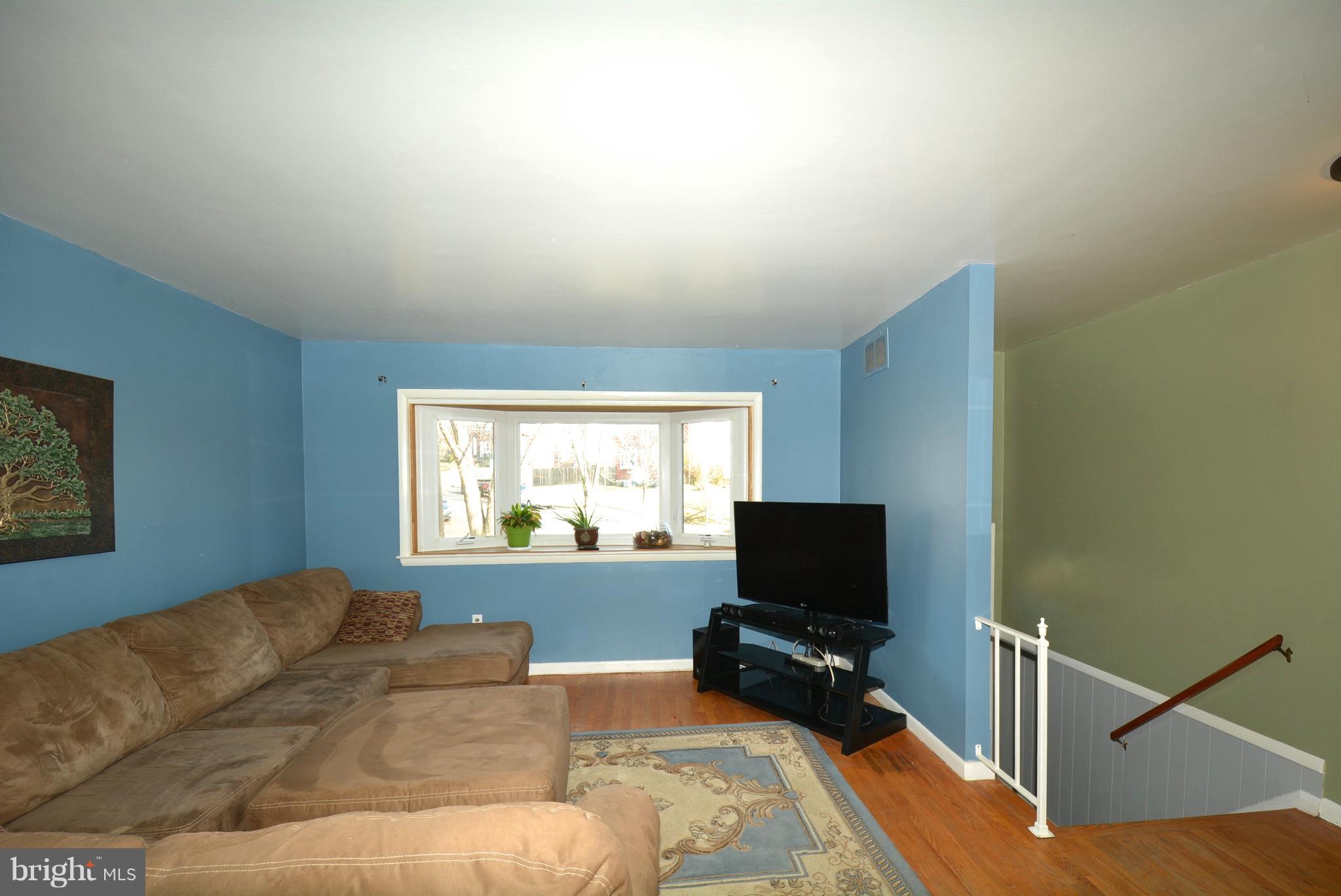 280 Blakeney Road Baltimore, MD 21228 - Photo 10 of 34 Gallery Image 10