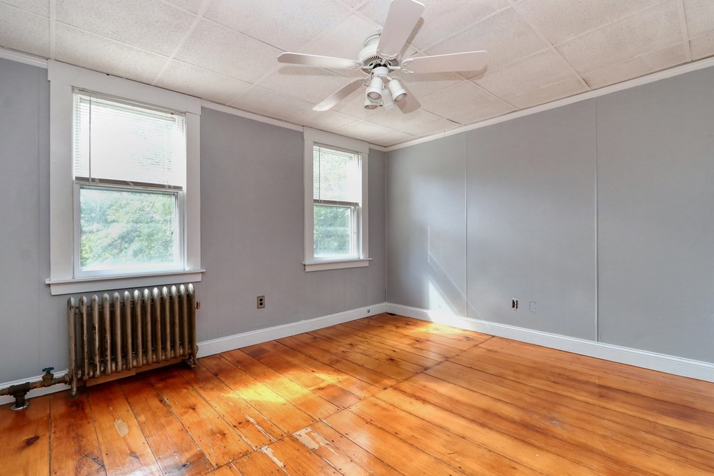 4 Pleasant Street Boston, MA 02129 - Photo 19 of 31 an empty room with windows