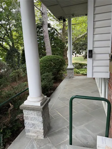 $6,600 | 30 Dogwood Road, Unit PVT HOUSE, Albertson, NY 11507