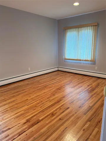 $6,600 | 30 Dogwood Road, Unit PVT HOUSE, Albertson, NY 11507