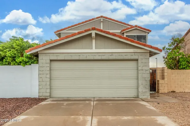 $399,900 | 1962 North Blackstone Drive, Chandler, AZ 85224