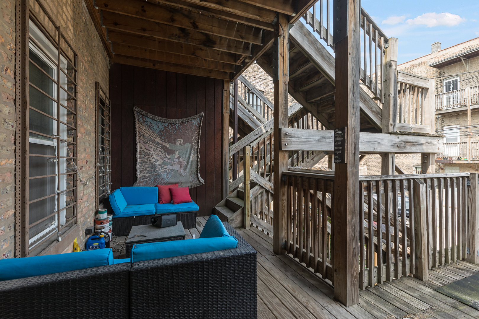 1005 South Racine Avenue Chicago, IL 60607 - Photo 15 of 16 a view of an chairs and table in the balcony