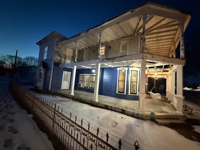 $149,900 | 233 South Walnut Street, Arthur, IL 61911