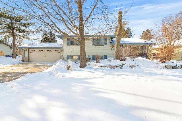 $350,000 | 3407 Emerald Drive, White Bear Lake, MN 55110