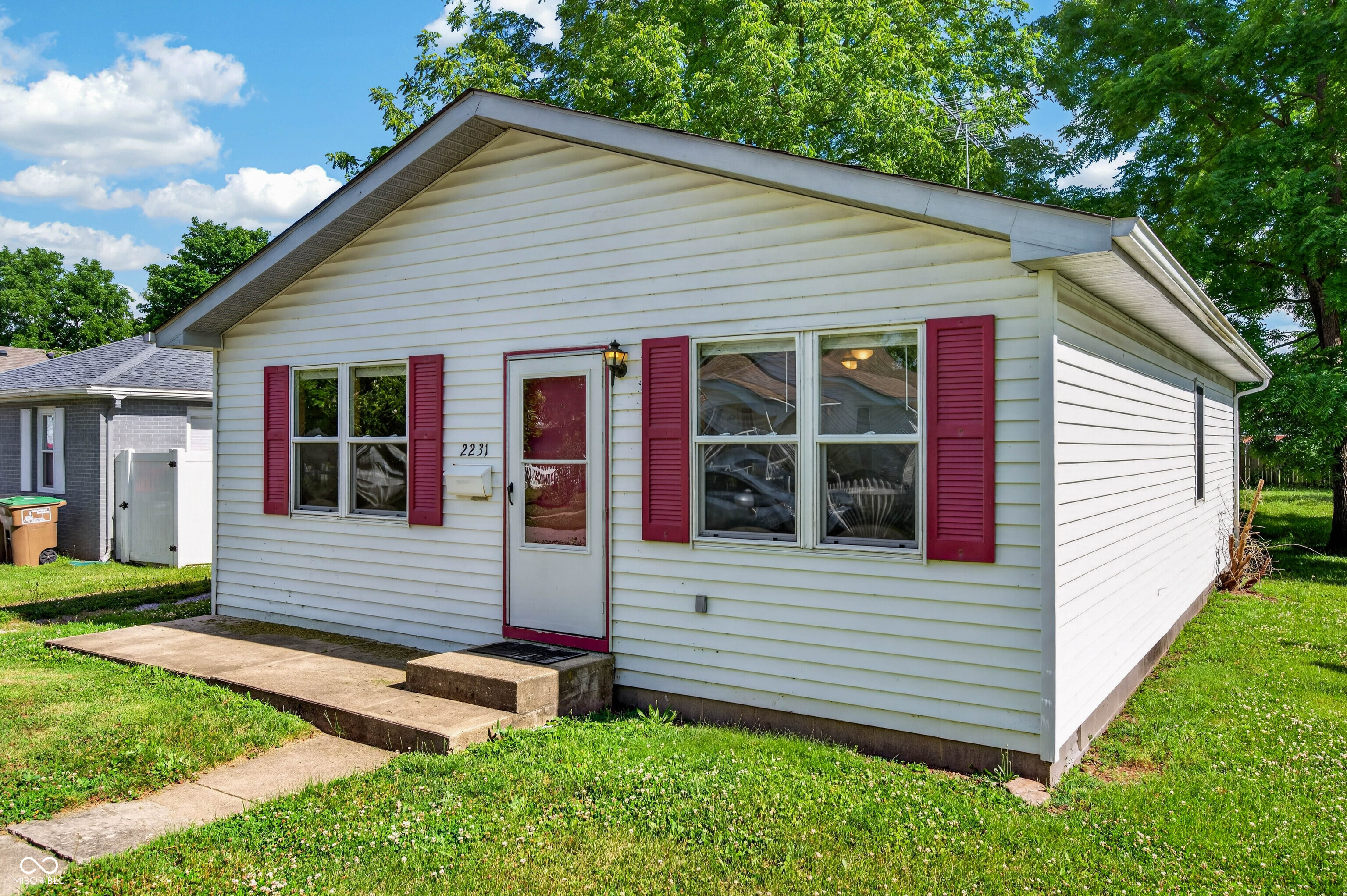 2231 Mapleton Court Columbus, IN 47201 - Photo 1 of 34