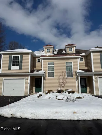 $328,500 | 802 Royale Court, North Greenbush, NY 12180