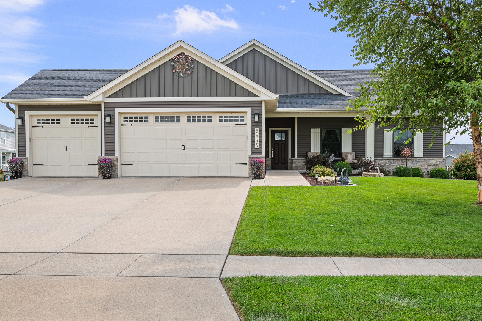 5555 Emily Road Bettendorf, IA 52722 - Photo 1 of 62 Gallery Image 1