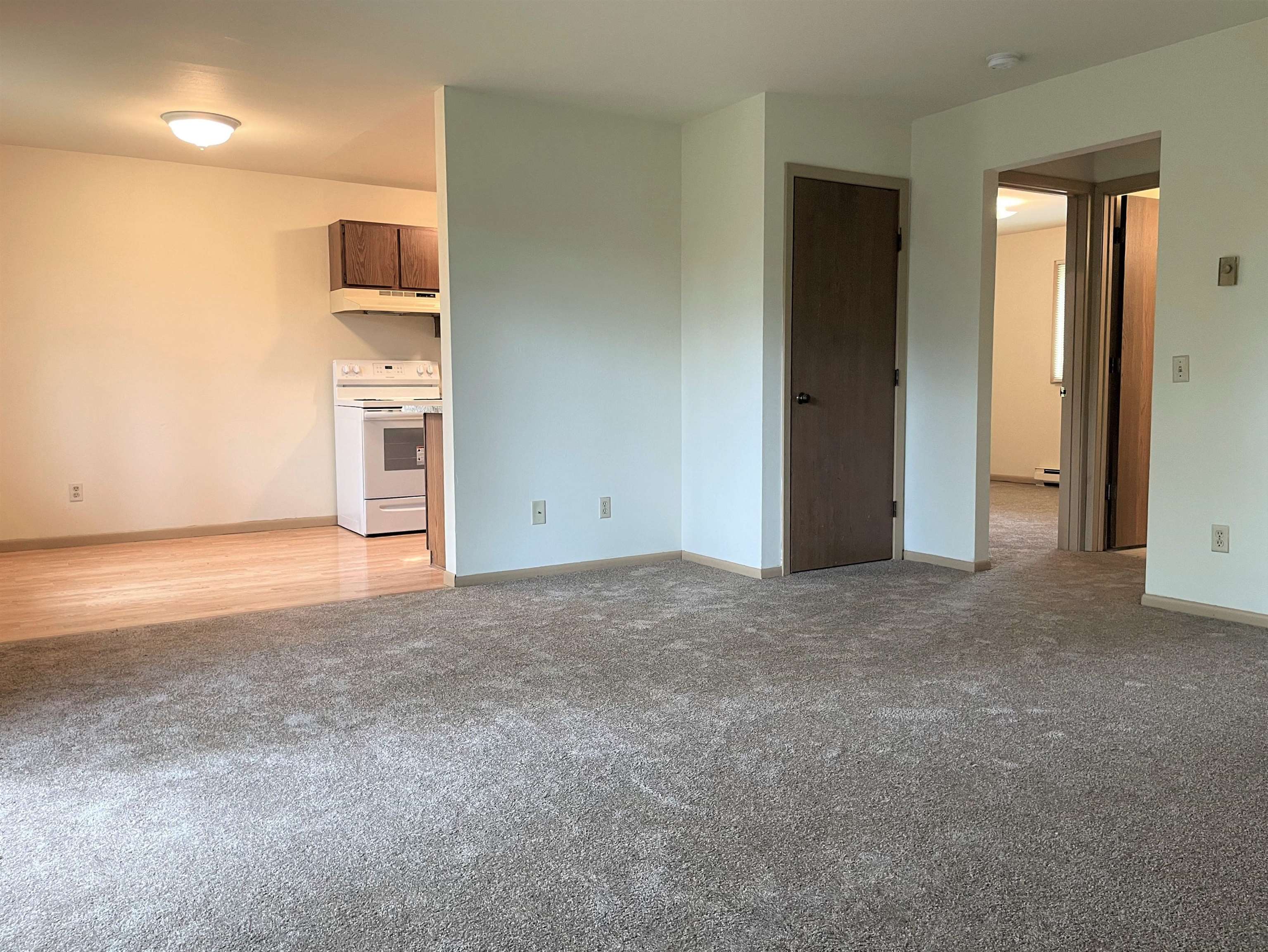 914 North Oak Street Madison, WI 53704 - Photo 3 of 19