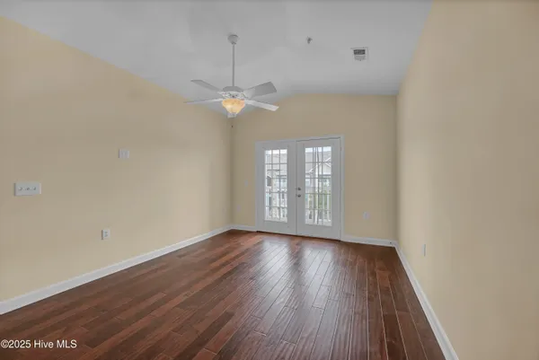 $237,000 | 618 Condo Club Drive, Unit 308, Wilmington, NC 28412