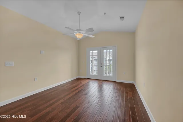 $250,000 | 618 Condo Club Drive, Unit 308, Wilmington, NC 28412