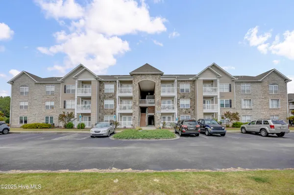 $237,500 | 618 Condo Club Drive, Unit 308, Wilmington, NC 28412