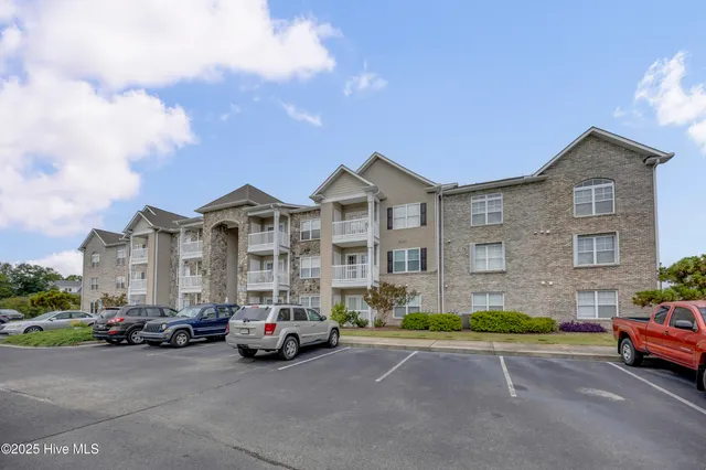 $250,000 | 618 Condo Club Drive, Unit 308, Wilmington, NC 28412