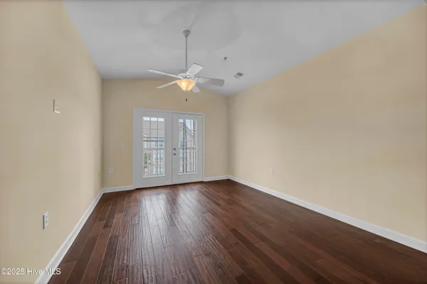 $237,000 | 618 Condo Club Drive, Unit 308, Wilmington, NC 28412