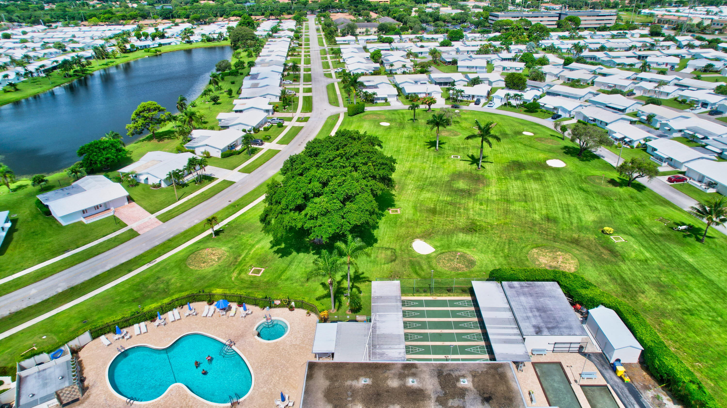 108 Southwest 9th Street Boynton Beach, FL 33426 - Photo 30 of 39 The Amenities