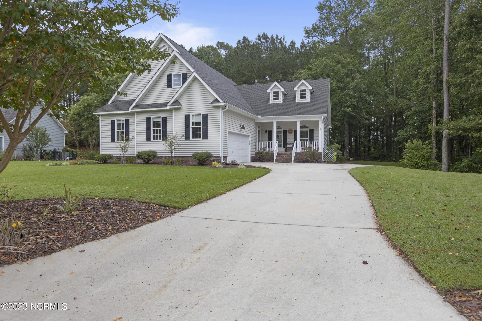 131 Nyon Road New Bern, NC 28562 - Photo 2 of 39 IMG_0200