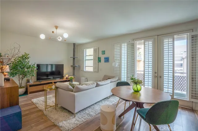 $818,800 | 201 East Angeleno Avenue, Unit 206, Burbank, CA 91502