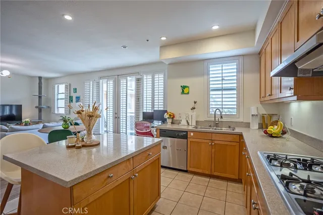 $818,800 | 201 East Angeleno Avenue, Unit 206, Burbank, CA 91502