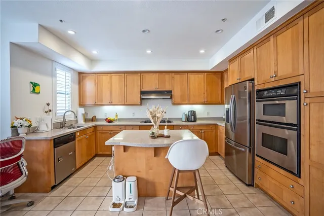 $818,800 | 201 East Angeleno Avenue, Unit 206, Burbank, CA 91502
