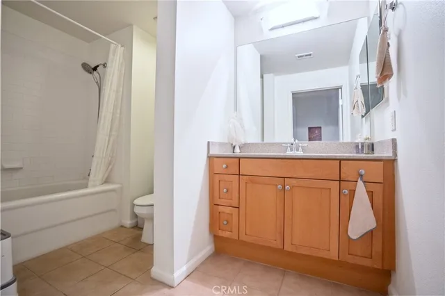 $818,800 | 201 East Angeleno Avenue, Unit 206, Burbank, CA 91502