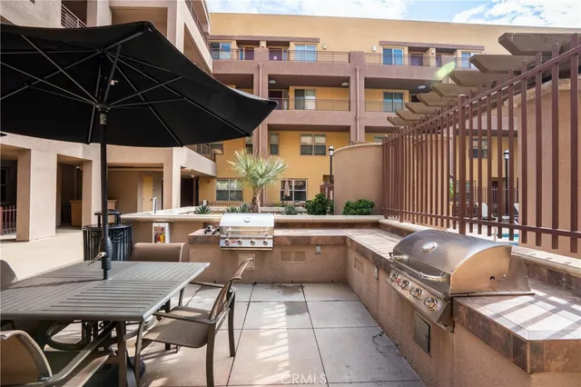 $818,800 | 201 East Angeleno Avenue, Unit 206, Burbank, CA 91502