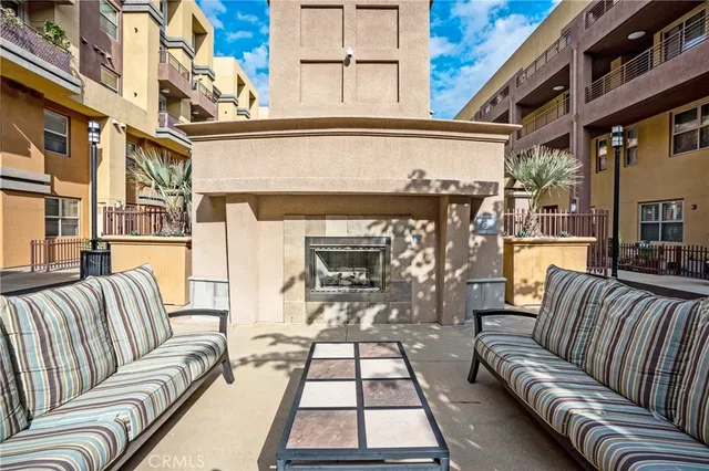 $818,800 | 201 East Angeleno Avenue, Unit 206, Burbank, CA 91502