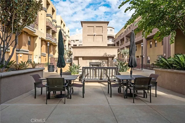 $818,800 | 201 East Angeleno Avenue, Unit 206, Burbank, CA 91502