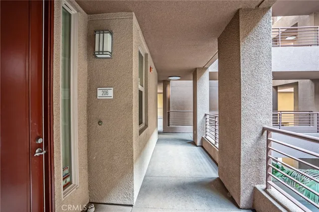 $818,800 | 201 East Angeleno Avenue, Unit 206, Burbank, CA 91502