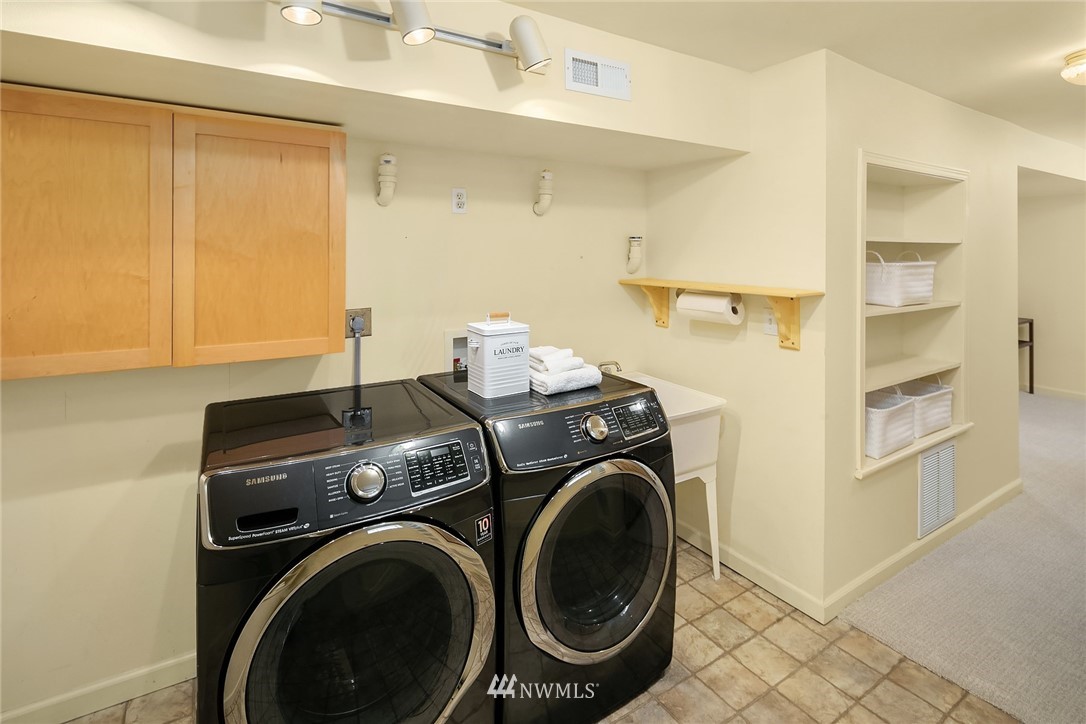906 North 83rd Street Seattle, WA 98103 - Photo 20 of 27