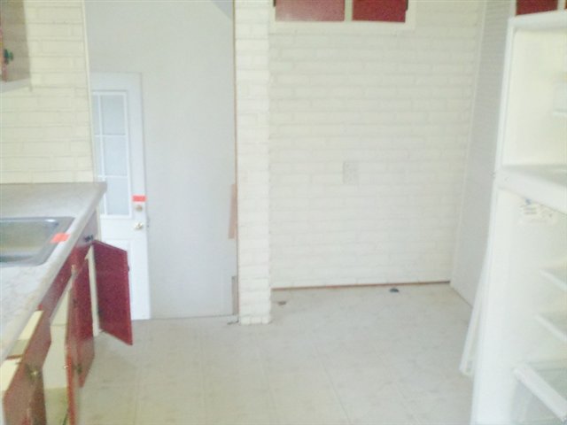 2946 Greenfield Road Berkley, MI 48072 - Photo 4 of 13 31054840-3.JPG