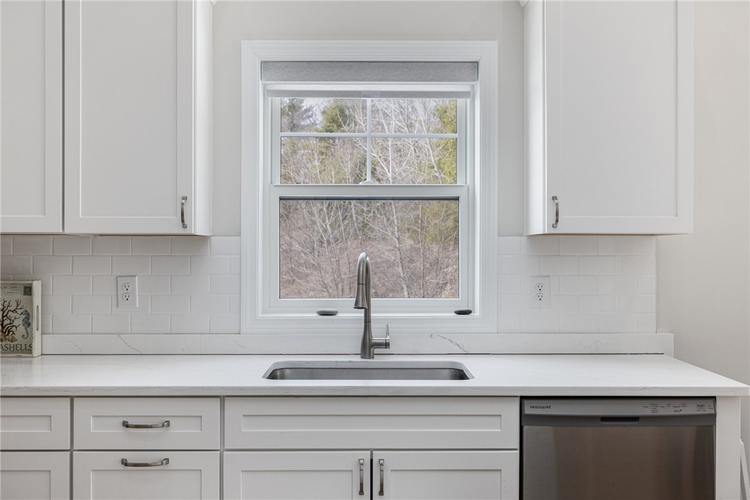 1 Overlook Lane Glocester, RI 02814 - Photo 11 of 41